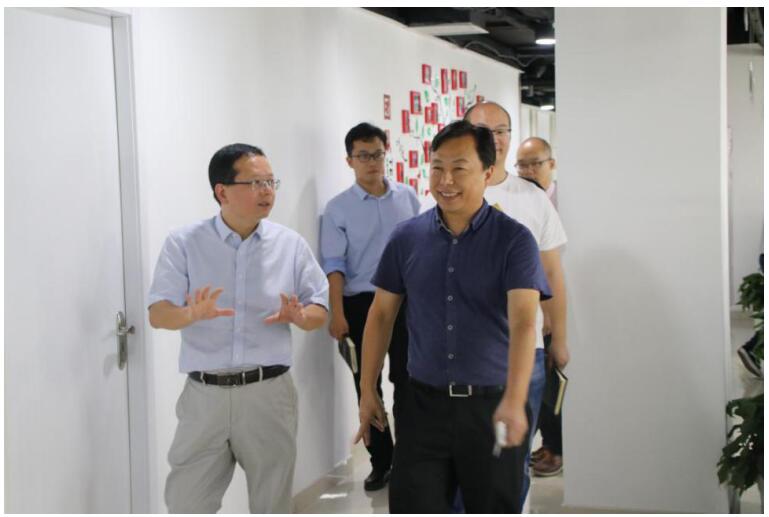 新區領導到訪米科 新區領導到訪米科